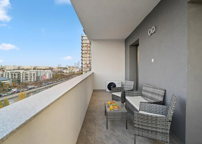 With Huge Balcony And View - Tineretului Park 부쿠레슈티