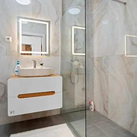 With Huge Balcony And View - Tineretului Park Apartment *