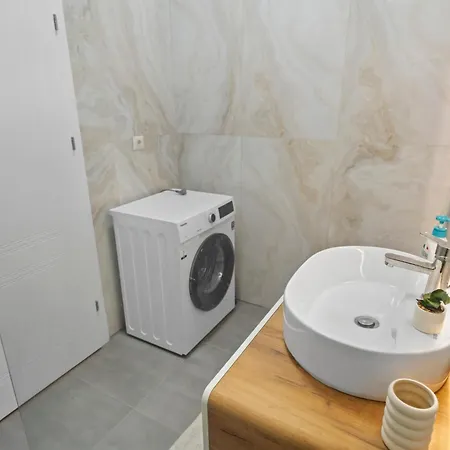 With Huge Balcony And View - Tineretului Park Apartment *