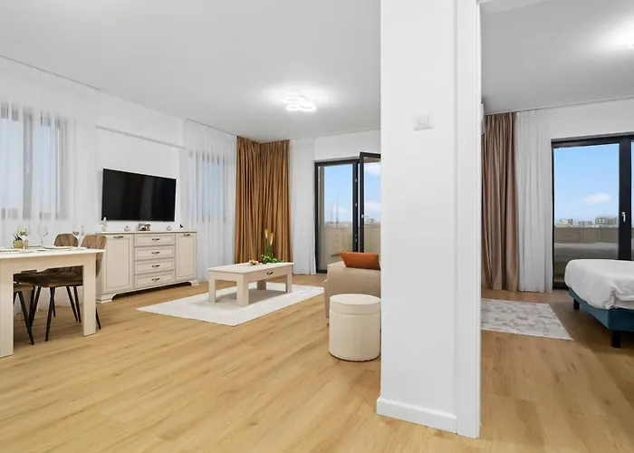 With Huge Balcony And View - Tineretului Park * Bucharest