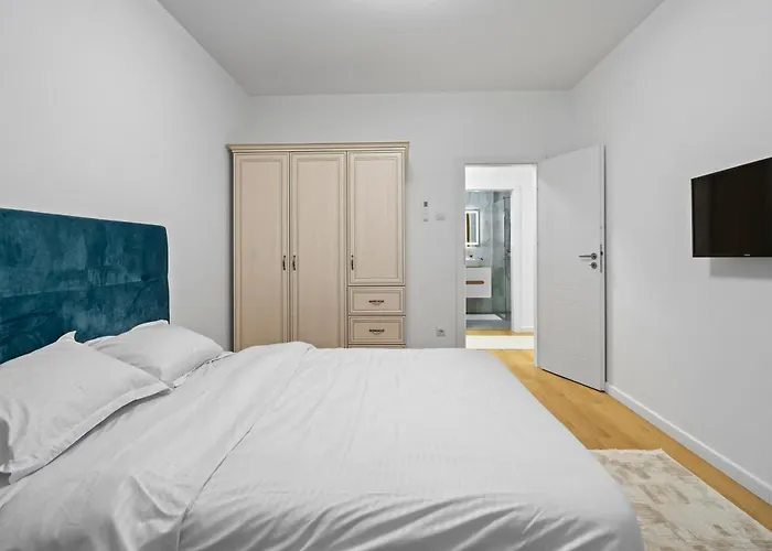 With Huge Balcony And View - Tineretului Park * Bukurešť