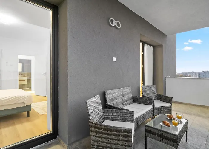 Apartmán With Huge Balcony And View - Tineretului Park *