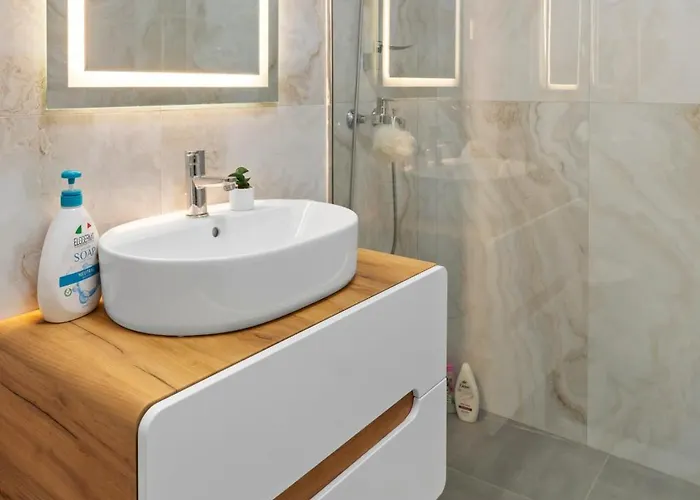 With Huge Balcony And View - Tineretului Park * Bukurešť