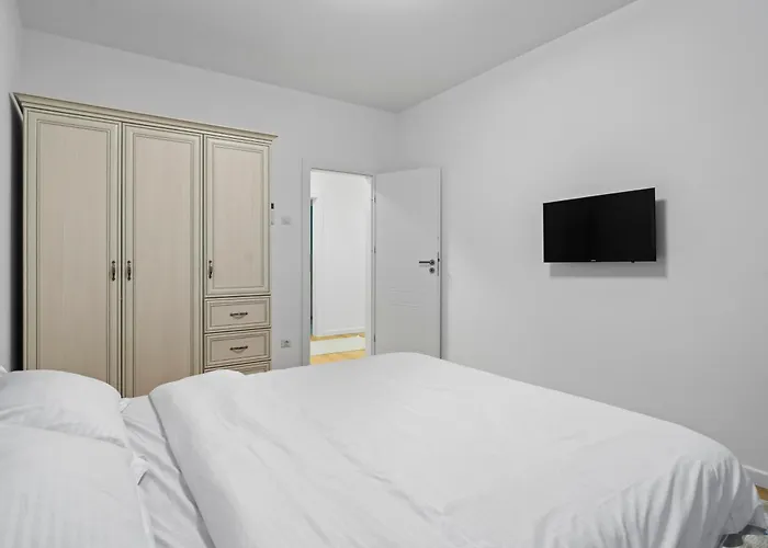 With Huge Balcony And View - Tineretului Park