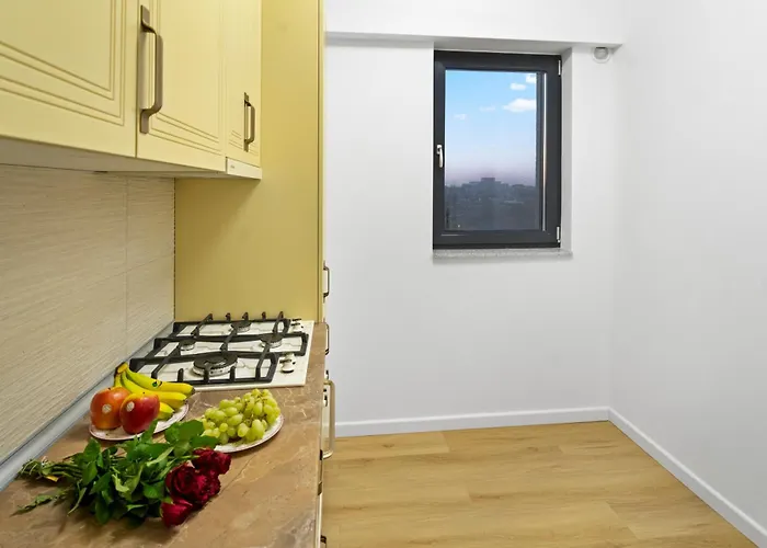 With Huge Balcony And View - Tineretului Park * Бухарест